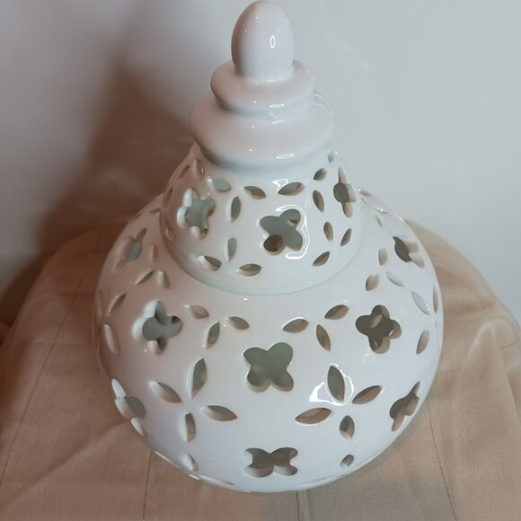 White Open Work Temple Jar - Picture 10 of 10